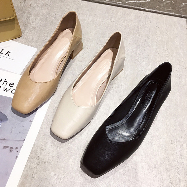 Női bőrcipő vastag sarkú fekete, bézs és fehér színben