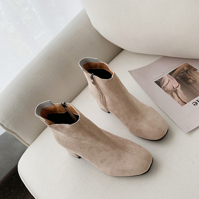 Γυναικείες μπότες σουέτ με παχιά τακούνι σε μαύρο και μπεζ χρώμα