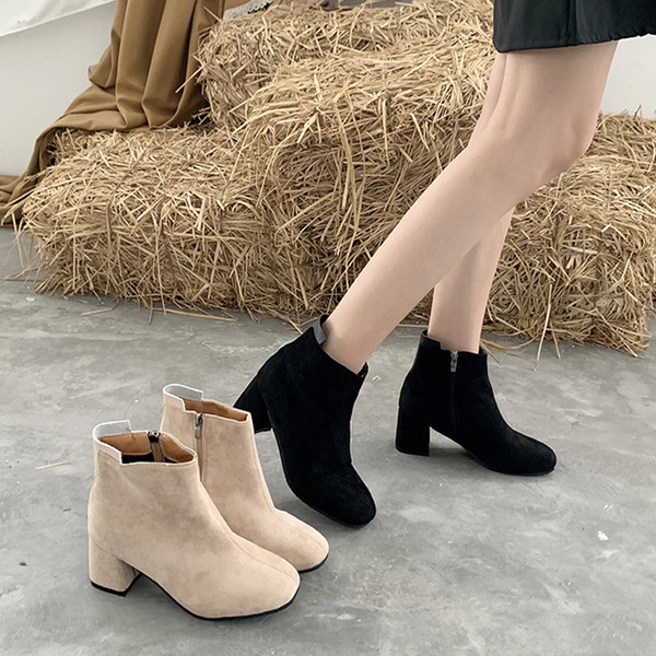 Γυναικείες μπότες σουέτ με παχιά τακούνι σε μαύρο και μπεζ χρώμα
