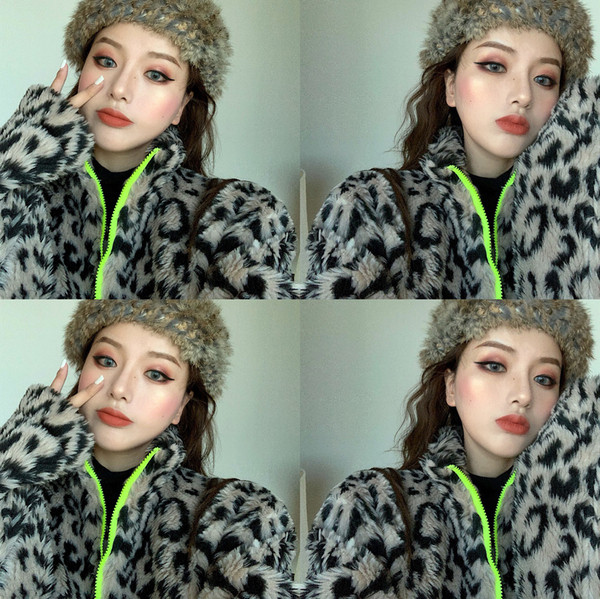 Модерно дамско палто с животински десен и цип в два цвята