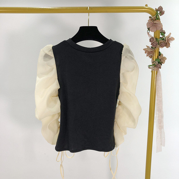 Γυναικεία πλεκτή μπλούζα με μανίκια από τούλι