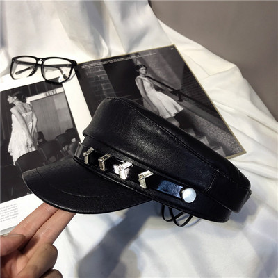 Stílusos női sapka napellenzővel - négy modell