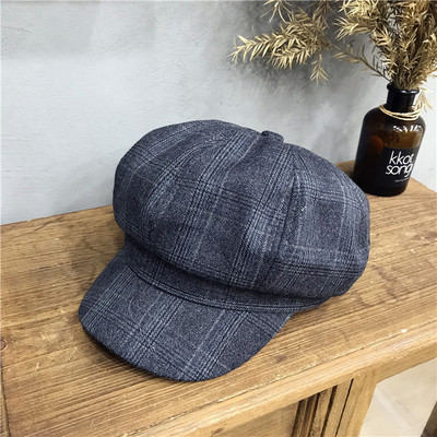 Modern női kockás sapka napellenzővel, négy színben