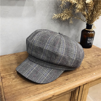 Modern női kockás sapka napellenzővel, négy színben