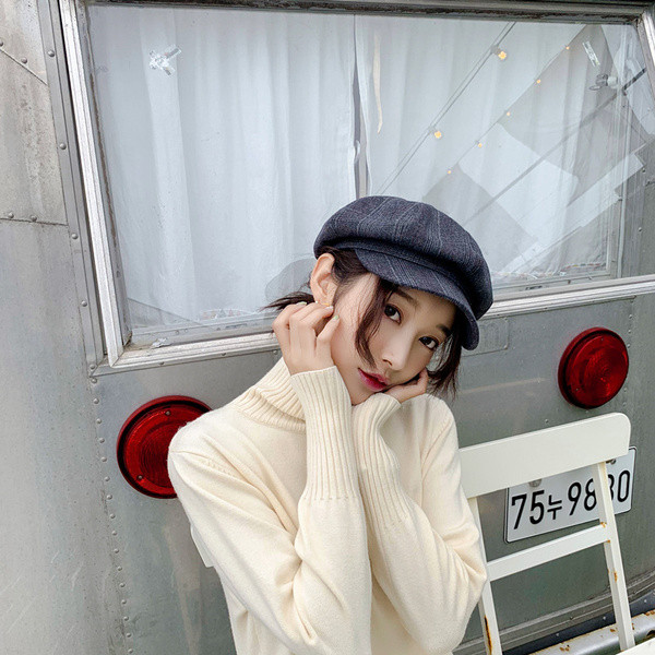 Modern női kockás sapka napellenzővel, négy színben