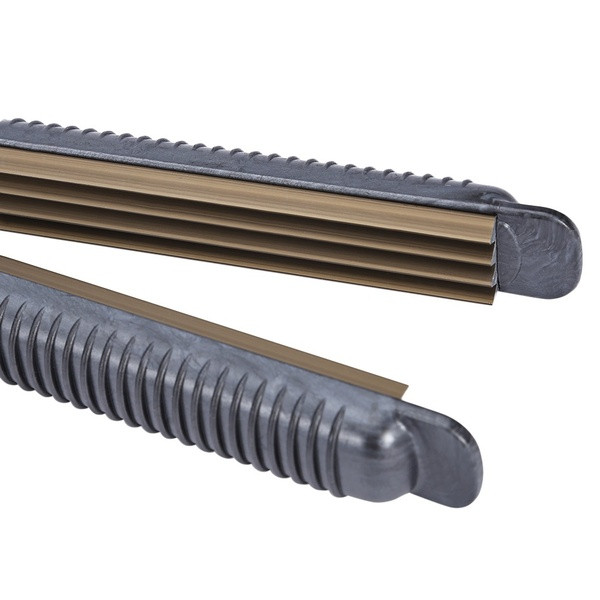 Преса за придаване обем на косата с температура до 220 ℃