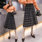 Μοντέρναγυναικεία μαύρη φούστα