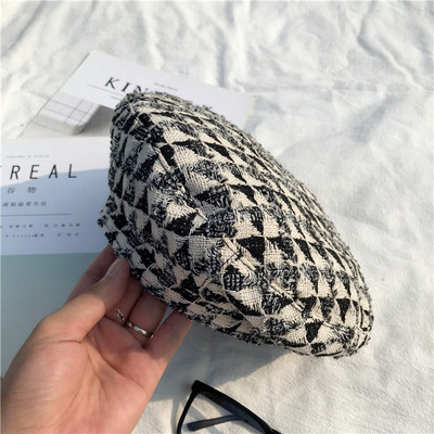 Μοντέρνο γυναικείο καπέλο σε τρία χρώματα - τύπου μπερέ