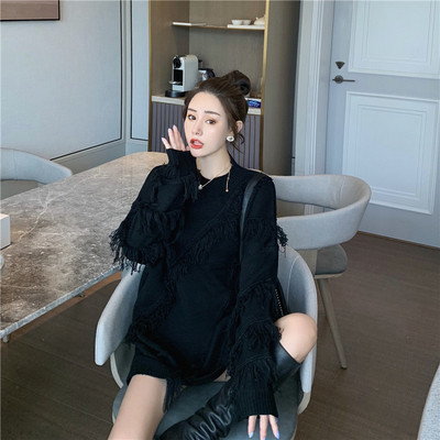 Modern női pulóver rojtokkal és ovális nyakkivágással, fehér és fekete színben