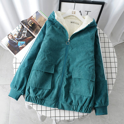 Μοντέρνο χειμερινόγυναικείο μπουφάν με κουκούλα και μαλακή επένδυση σε τέσσερα χρώματα