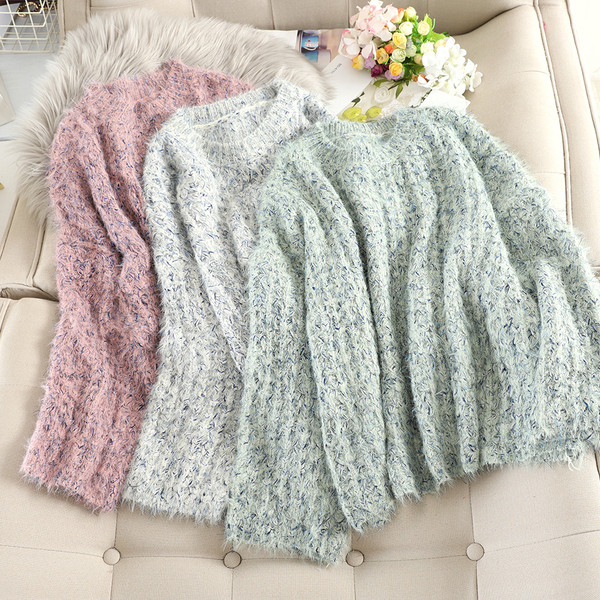 Μοντέρνογυναικείο πουλόβερ με κυκλική λαιμόκοψη σε τρία χρώματα