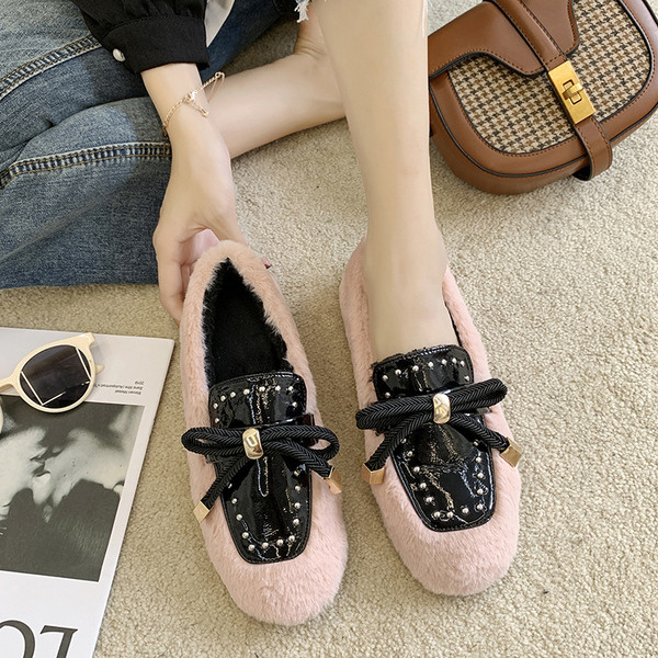 Női alkalmi pehelycipő fekete, fehér és rózsaszín színben