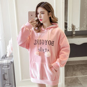 Modern női pulóver hímzéssel, lila és rózsaszín pehelyszínnel