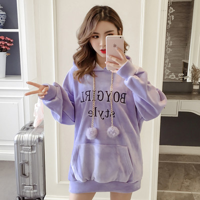 Modern női pulóver hímzéssel, lila és rózsaszín pehelyszínnel