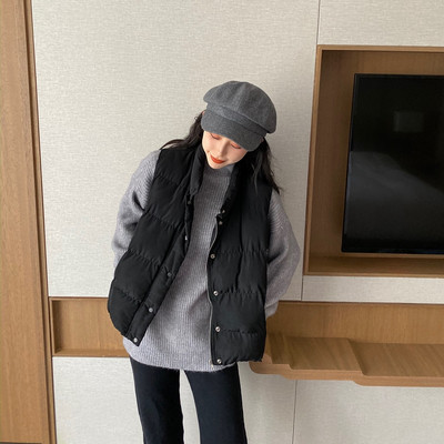 Μοντέρνο πουλόβερ με μεγάλο κολάρο και μακριά μανίκια σε γκρι και μπεζ χρώμα