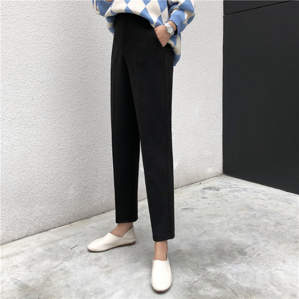 Női egyenes nadrág magas derékkal bézs és fekete színben