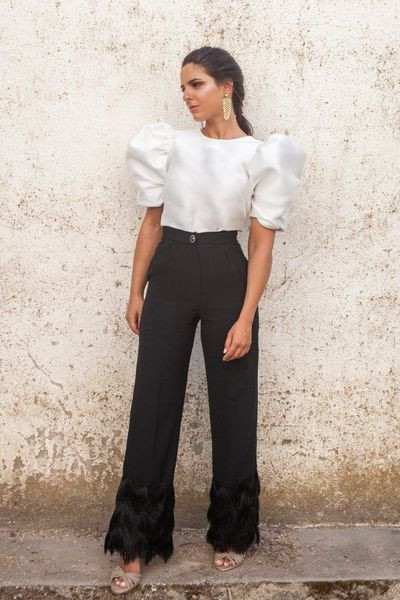 Modern női póló széles ujjal és O-nyakú sárga, fekete és fehér színben