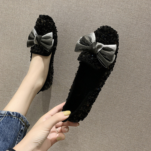 Modern női cipő flitterekkel és szalaggal több színben