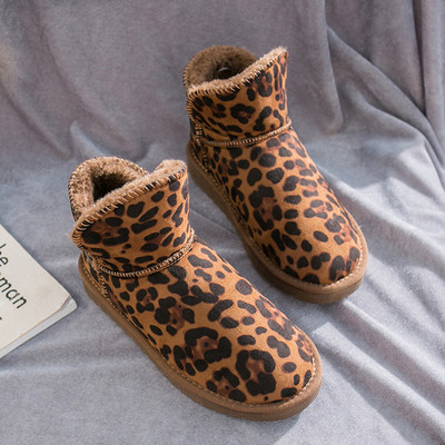 Új női csizma modell puha béléssel, három színben - állatmintás