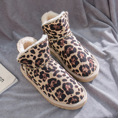 Új női csizma modell puha béléssel, három színben - állatmintás