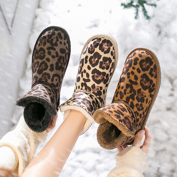 Új női csizma modell puha béléssel, három színben - állatmintás