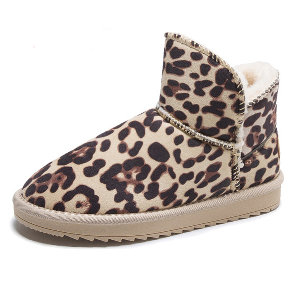 Új női csizma modell puha béléssel, három színben - állatmintás