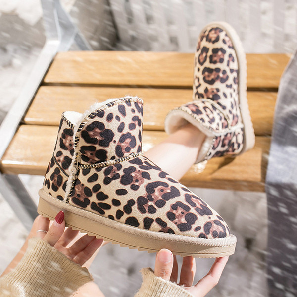 Új női csizma modell puha béléssel, három színben - állatmintás