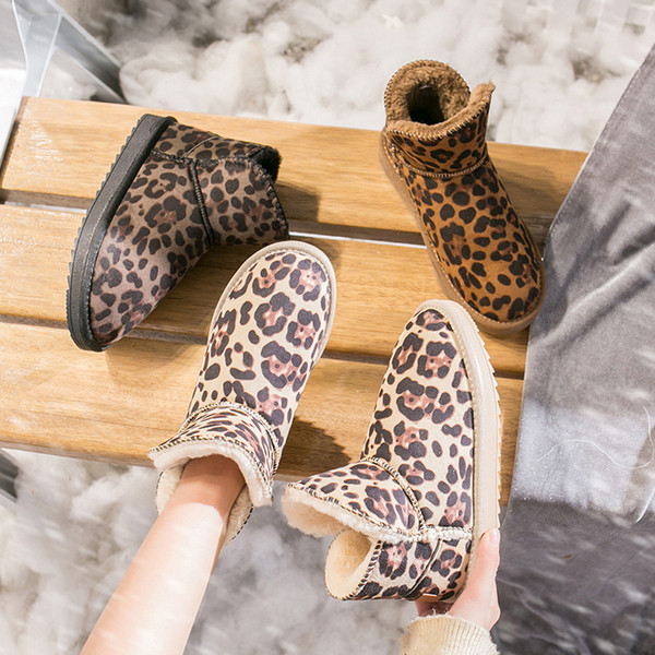 Új női csizma modell puha béléssel, három színben - állatmintás