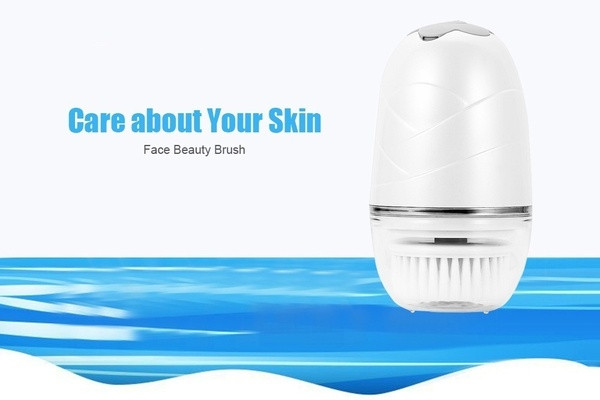 Електрически водоустойчив уред за почистване на лице с три приставки в бял, розов и златист цвят 