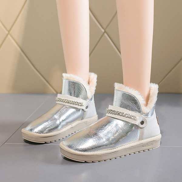 Modern női csizma puha béléssel és fém elemmel, két színben