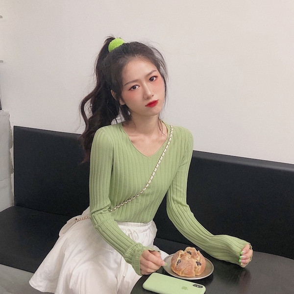 Γυναικεία μπλούζα με λαιμόκοψη σε πολλά χρώματα