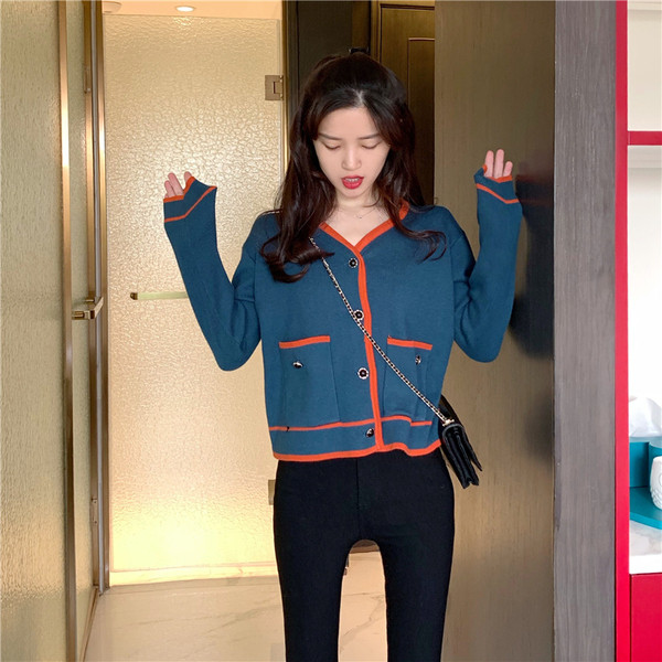 Rövid alkalmi mellény kék, fehér és fekete színekben