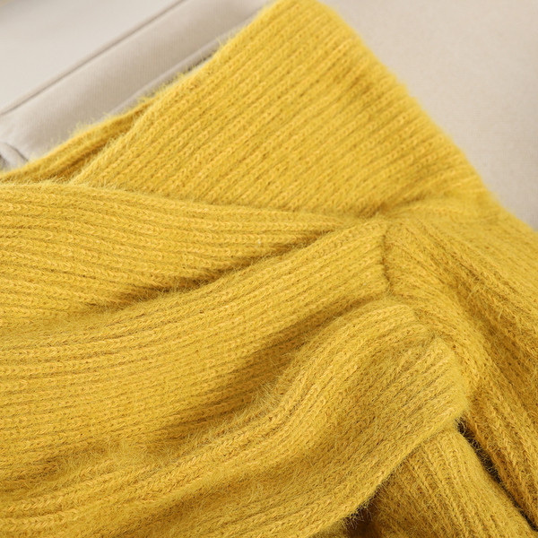 Μοντέρνο γυναικείο πουλόβερ σε διάφορα χρώματα