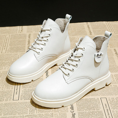 Modern női csizma eco bőrből készült fűzős fehér és fekete színben