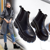 Női bőrcsizma vastag és durva talppal, fekete színben - két modell