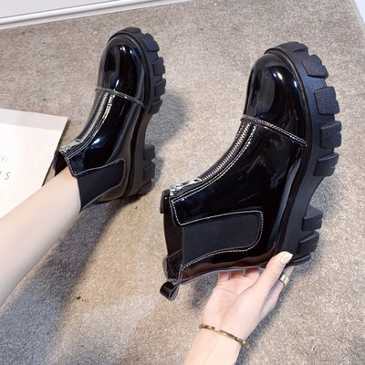 Női bőrcsizma vastag és durva talppal, fekete színben - két modell