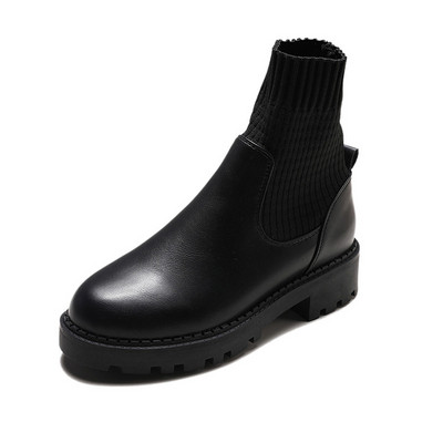 Női csizma új modellje durva talppal, fekete színben - két modell