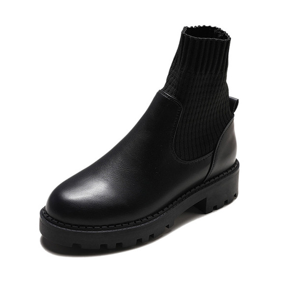 Női csizma új modellje durva talppal, fekete színben - két modell