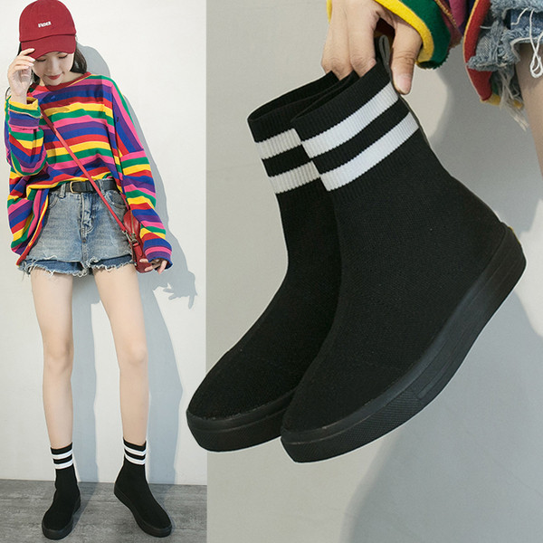 Aktuális női csizma öko velúrból fekete színben