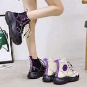 ÚJ Modern, magas talpú női tornacipő fekete-fehér színben