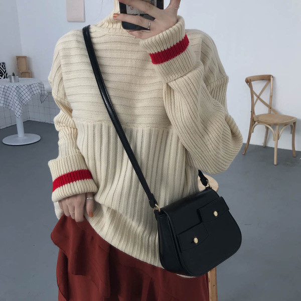 Καθημερινό χειμωνιάτικο πουλόβερ με κολάρο σε μπεζ χρώμα