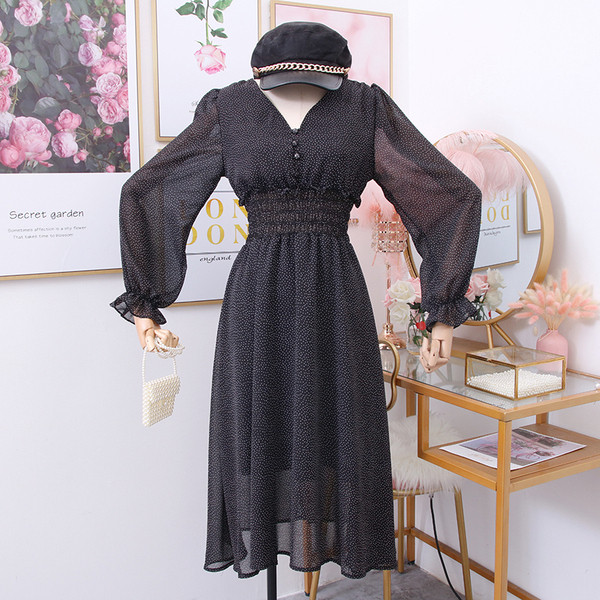 Modern női pöttyös ruha fehér, piros és fekete - szabású modellben