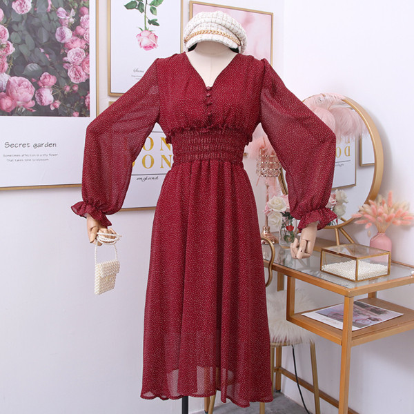 Modern női pöttyös ruha fehér, piros és fekete - szabású modellben