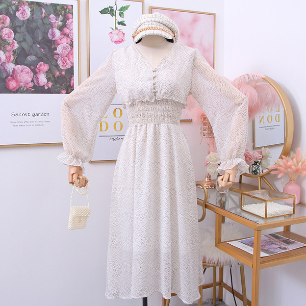 Modern női pöttyös ruha fehér, piros és fekete - szabású modellben