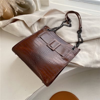 Modern női táska cipzárral és lánccal, négy színben