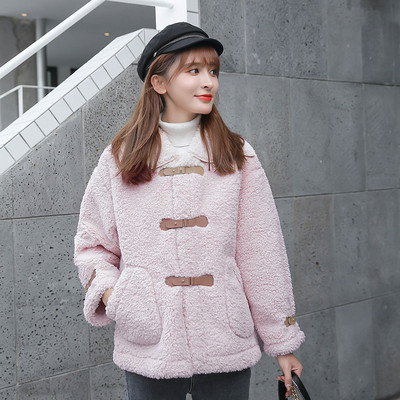 Modern női kabát, fehér és rózsaszín zsebekkel