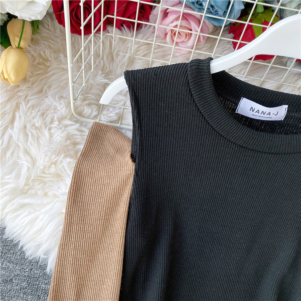 Καθημερινή γυναικεία μπλούζα με ωοειδές λαιμό και γυμνούς ώμους