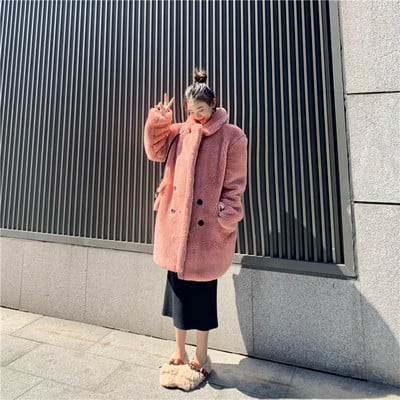 Modern női hosszú kabát gombokkal és zsebbel fehér, rózsaszín és zöld színben