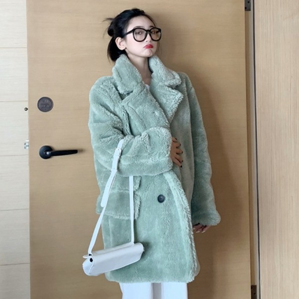 Modern női hosszú kabát gombokkal és zsebbel fehér, rózsaszín és zöld színben