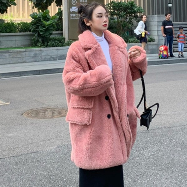 Modern női hosszú kabát gombokkal és zsebbel fehér, rózsaszín és zöld színben